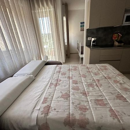 Apartments Ennio Top Class Барі Екстер'єр фото