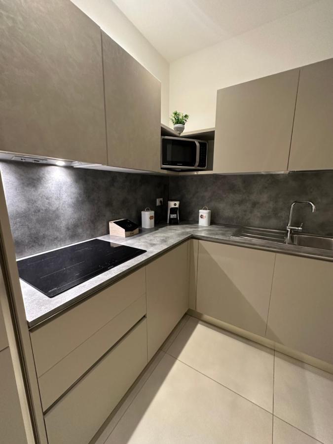 Apartments Ennio Top Class Барі Екстер'єр фото