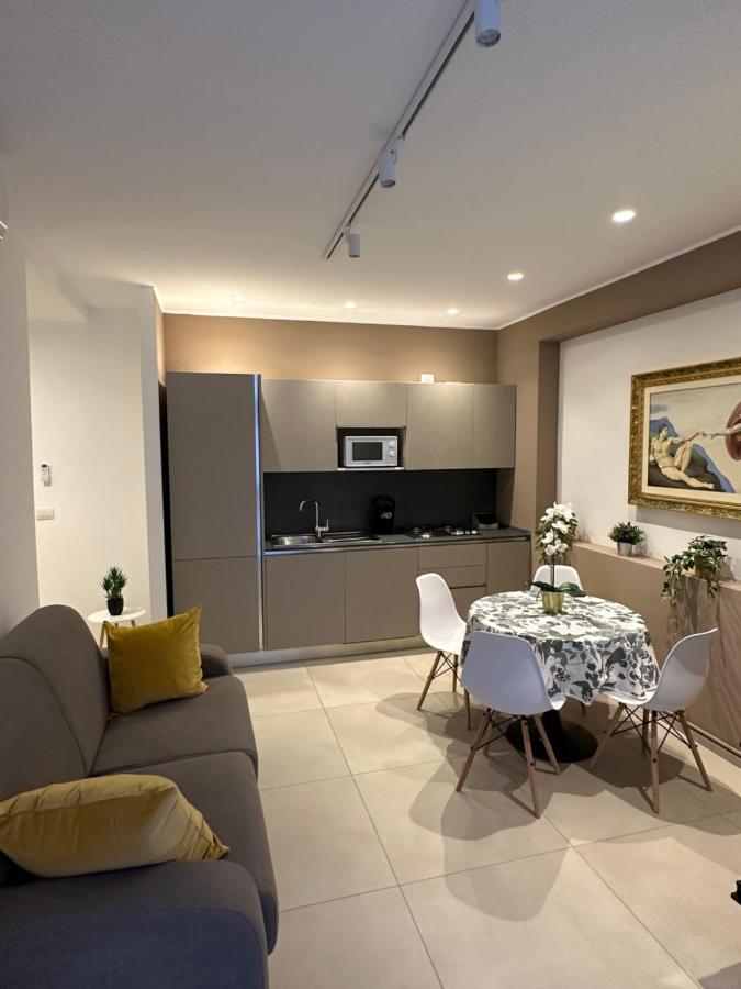 Apartments Ennio Top Class Барі Екстер'єр фото