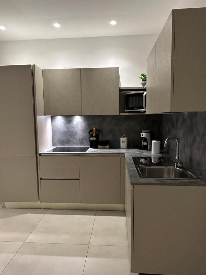 Apartments Ennio Top Class Барі Екстер'єр фото