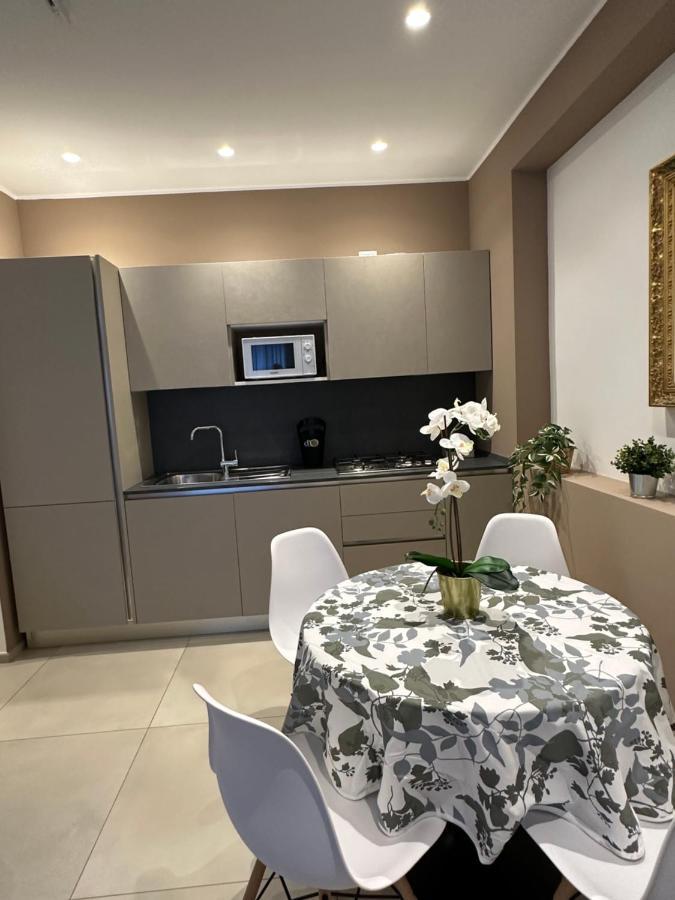 Apartments Ennio Top Class Барі Екстер'єр фото