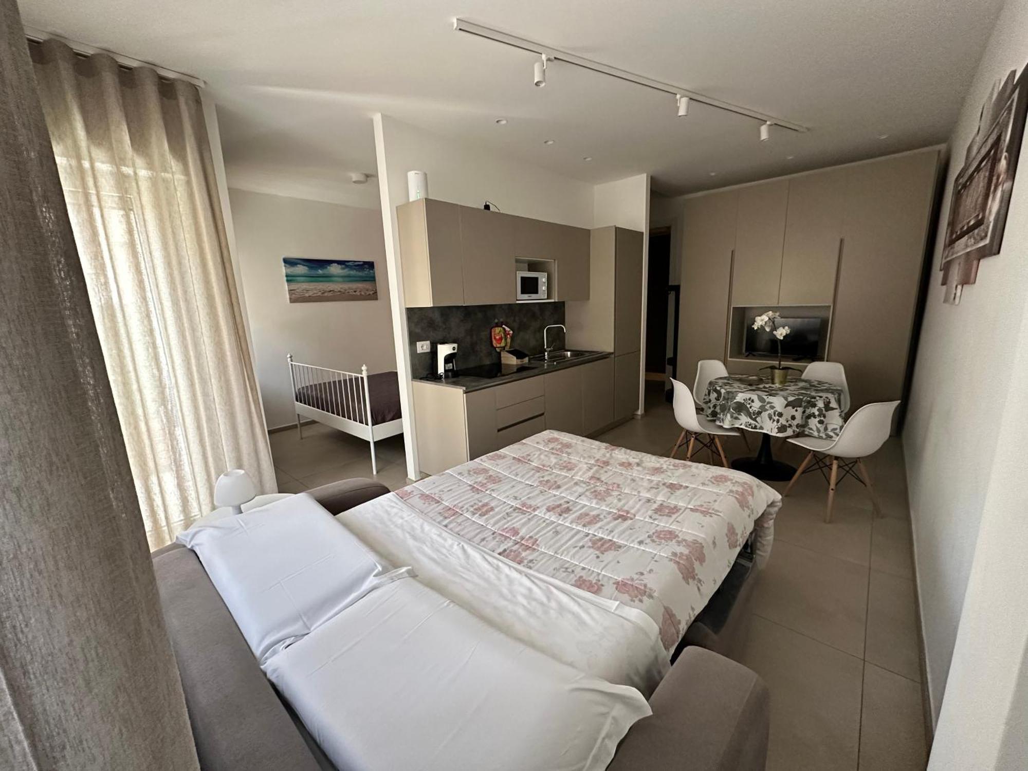 Apartments Ennio Top Class Барі Екстер'єр фото