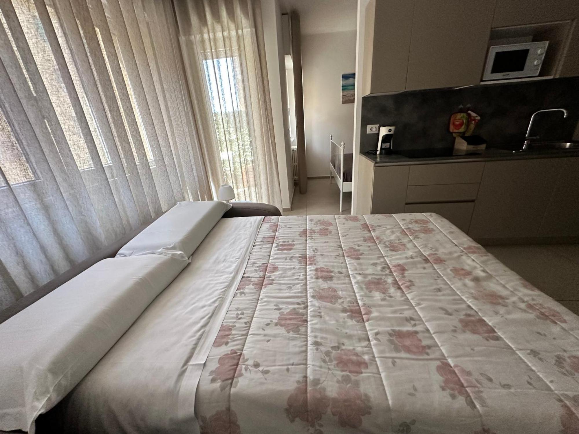 Apartments Ennio Top Class Барі Екстер'єр фото