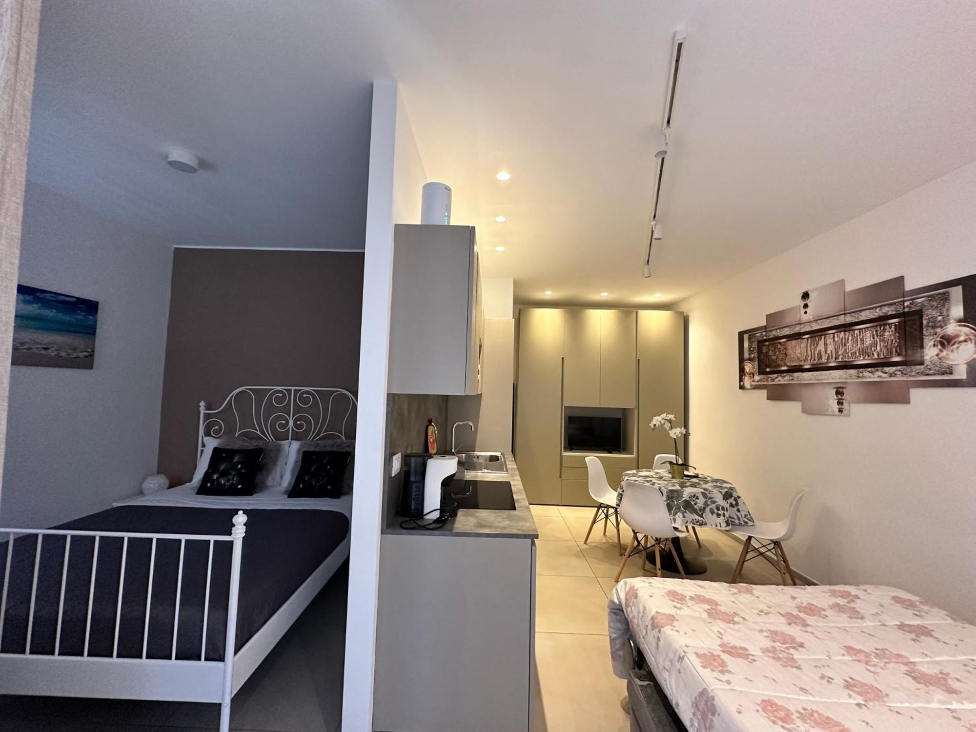 Apartments Ennio Top Class Барі Екстер'єр фото